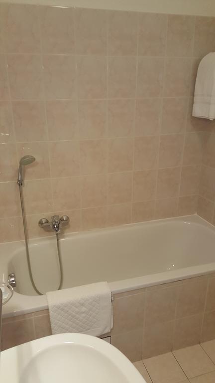 Hotel Le Galoubet Villeneuve-Loubet Zewnętrze zdjęcie